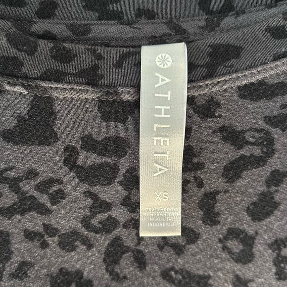 Sweater - Picture 2 of 3